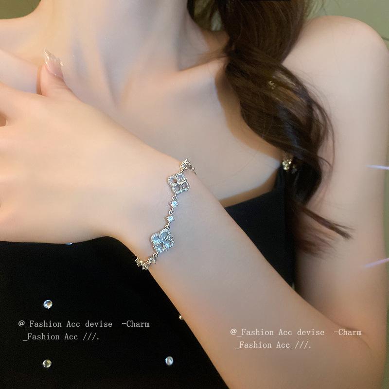 Zircon Floral Bracelet: Korean Fashion High-End Pull-Out Design, Light Luxury, Elegant New Hand Jewelry