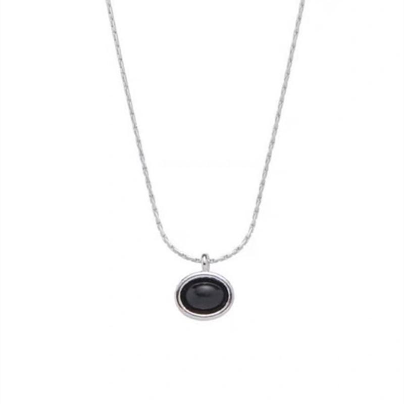 Korean INS Simple Oval Agate Pendant Necklace - Versatile, High-End French Retro Style for Women