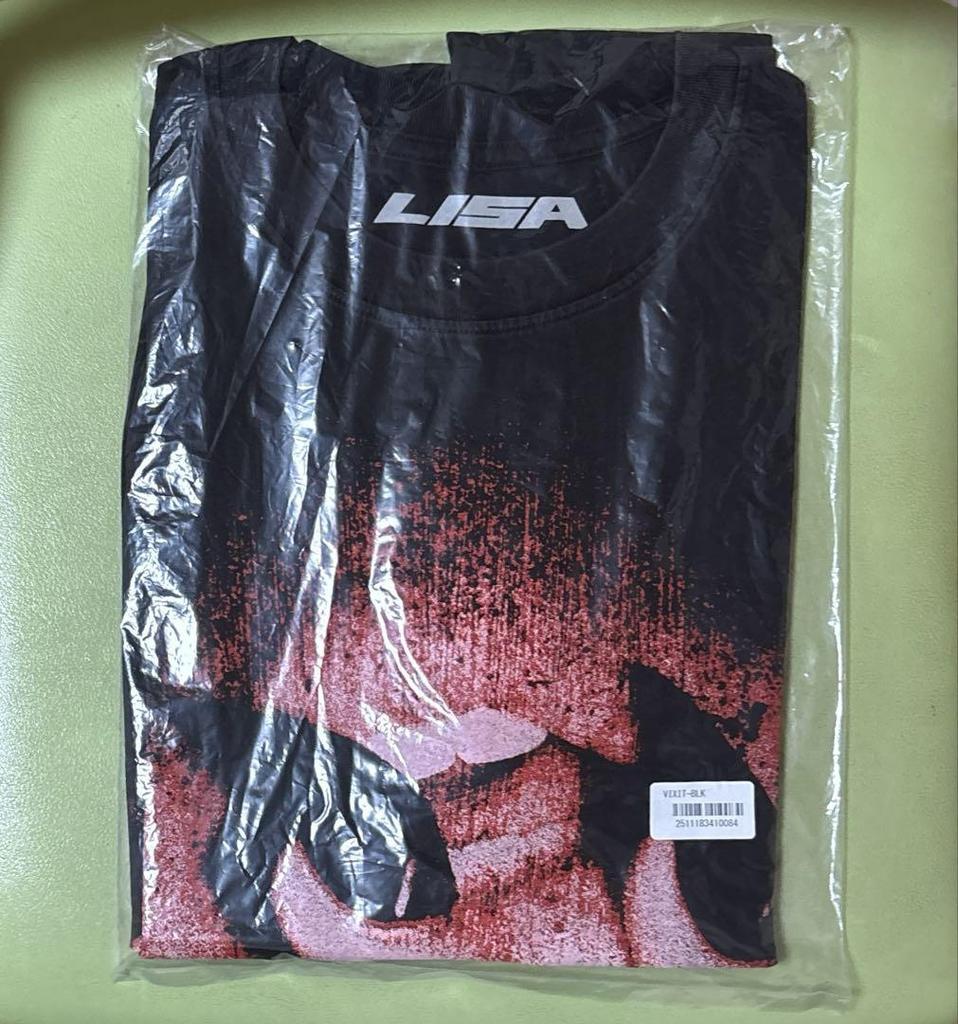 [USED] LISA Alter Ego Lisa BLACKPINK Pop-up NUBIAN