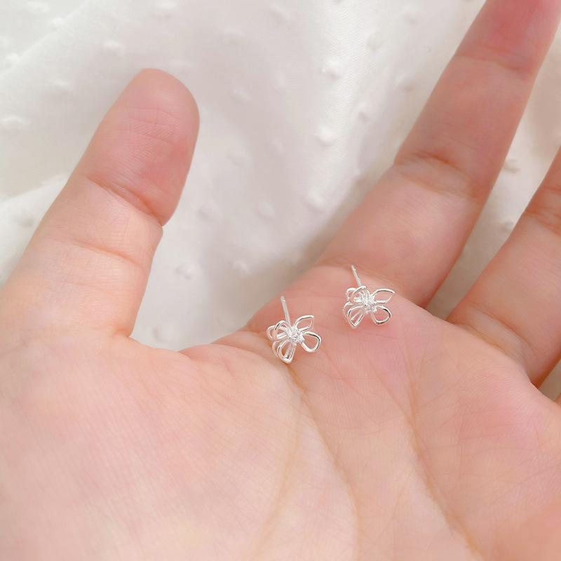 Japanese and Korean Style Hollow Flower Earrings for Summer Simple Versatile Earrings High-end Earrings