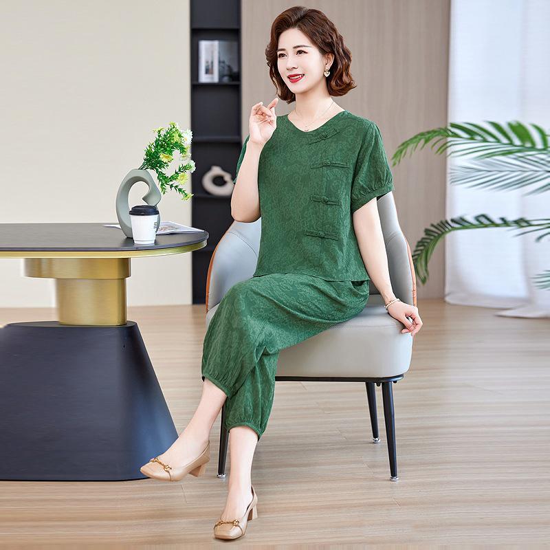 

Stylish Summer Cotton Linen Set for Women: Short Sleeve Top for Middle-Aged and Elderly 3XL (115-130 jin)