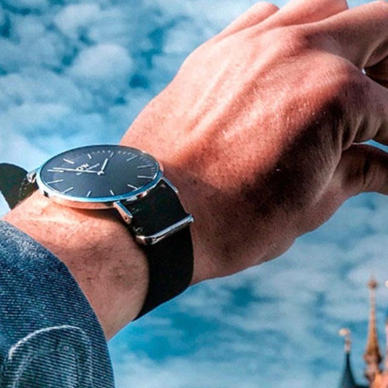 DANIEL WELLINGTON Men's Watch Quartz Movement Canvas Strap 40mm Black Dial Men's Watch Cool Fashion European and American Watch DW00100149
