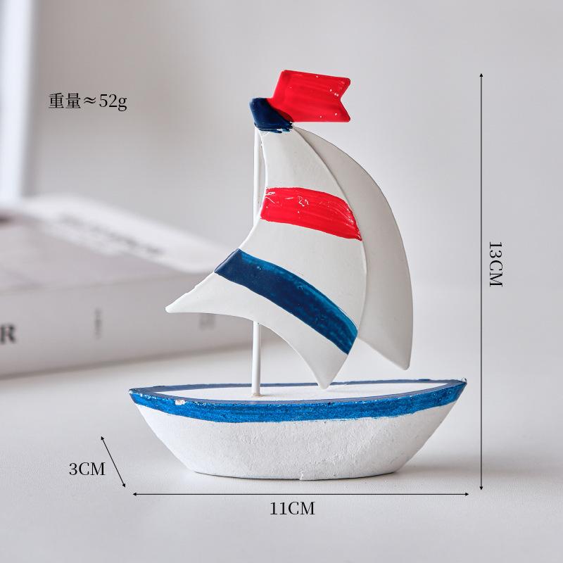 Kleines Boot im mediterranen Stil, eisenbeschichtet, kreatives Heimdekorationsornament, buntes kleines Boot, Mini-Segelboot-Geschenk