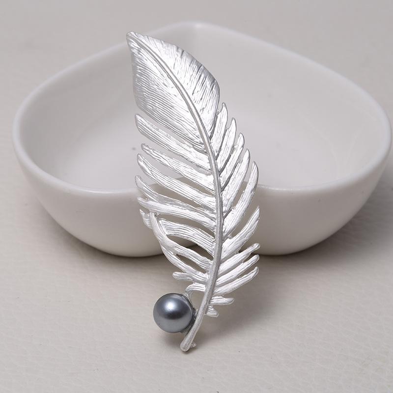 Vintage Topa Brand Palace Flower Leave Brooch Pin Women's Men's Clothing Coat Plant Matte Brooches Badges Trendy Buckle Pin Gift