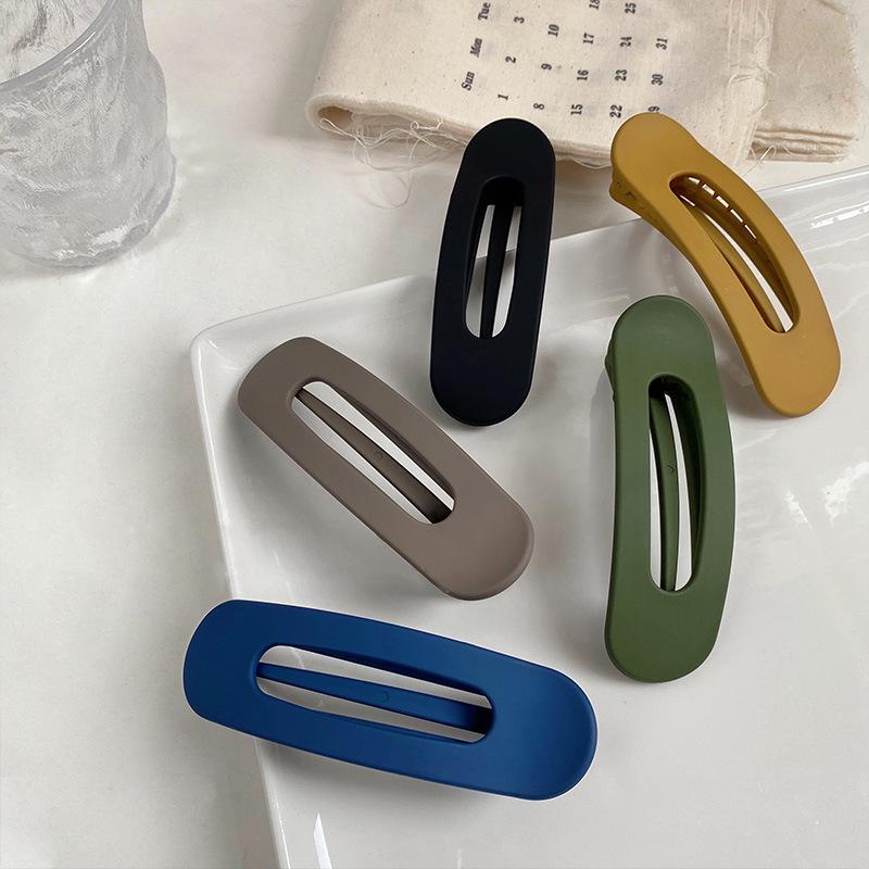 Korean Celebrity Oval Hairpin: Stylish Bun & Side Clip Accessory