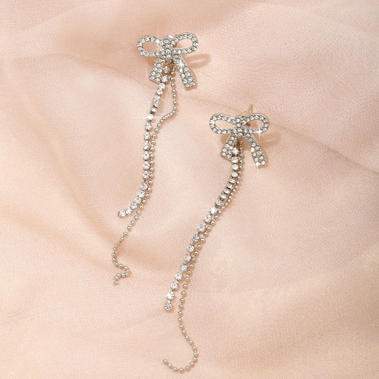 

Long Tassel Bow Earrings with Rhinestones Elegant Dangle Jewelry for Women Lightweight and Stylish Accessories for Special Occasions