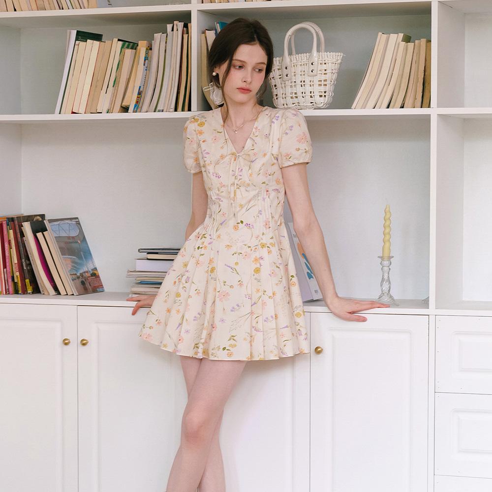 Ceme Adu Cest_Pastoral Flower V-Neck Dress
