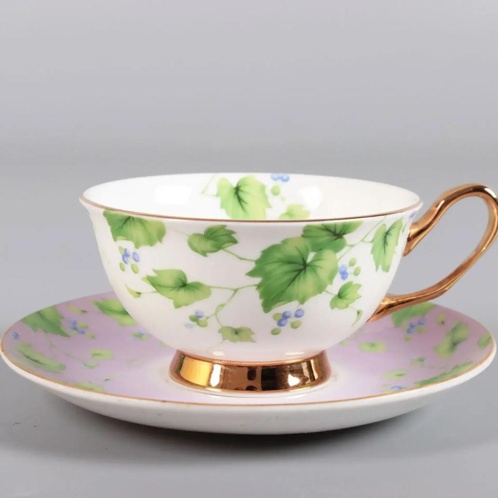 Europeisk Kaffekopp Fat Liten Färskvattenskopp Tekopp Brittisk Afternoon Tea Hög Benporslin Keramisk Kopp Gåvor Julklappar