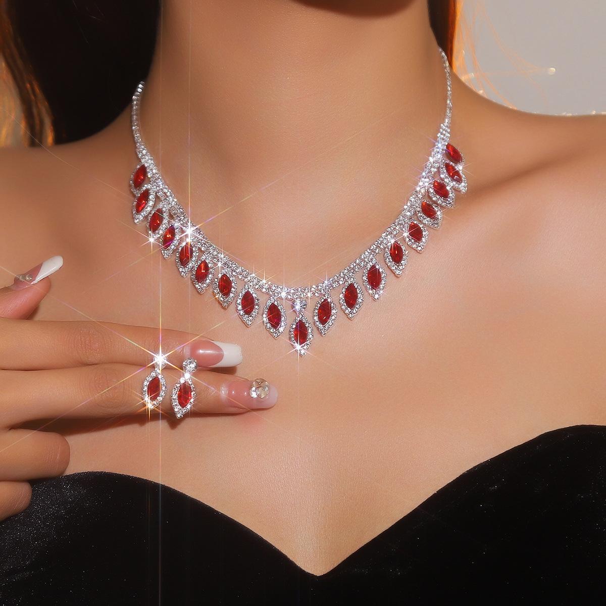 

Роскошный сверкающий комплект из ожерелья и серег со стразами, темпераментное универсальное ожерелье и серьги, свадебные украшения