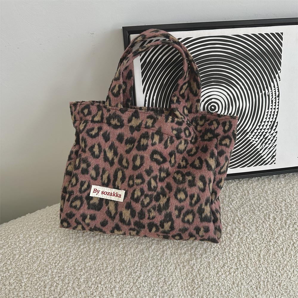 Stylish Plaid Tote Bag With Spacious Design Perfect For Daily Commuting And Work