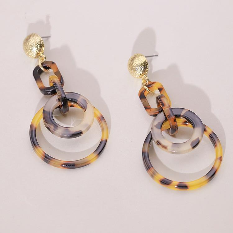 New Korean Fashion Leopard Print Resin Earrings Design with Minimalist Geometric Circles Female Earrings Pendant Earrings
