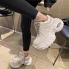 Designer Weiße Sneaker Damen Flache Schuhe Schnürung Vulkanisierte Schuhe Damen Mesh Keil Plateau Freizeit Zapatillas Mujer