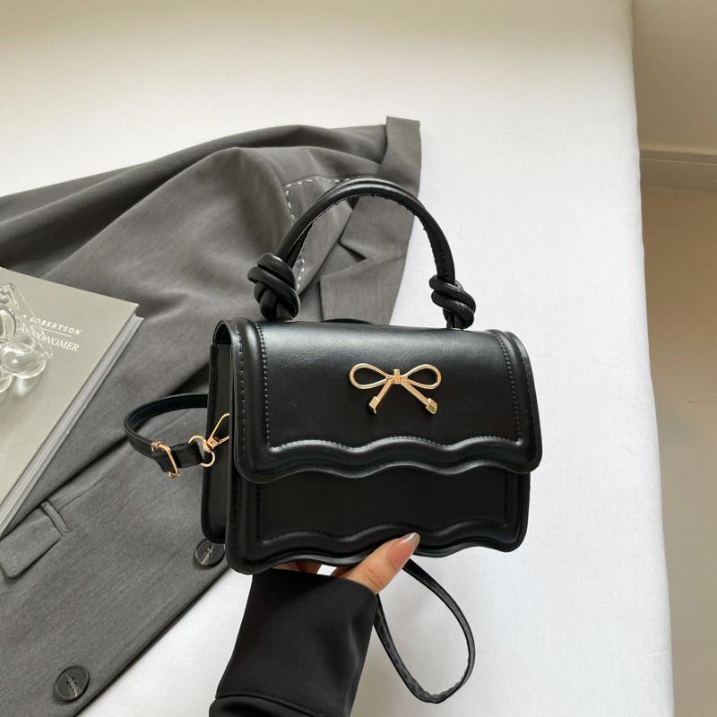 Vintage Sweet Metal Bowknot Women's Bag 2026 Summer New Bag Solid Color Simple Fashion Casual Small Bag Single Shoulder Bags