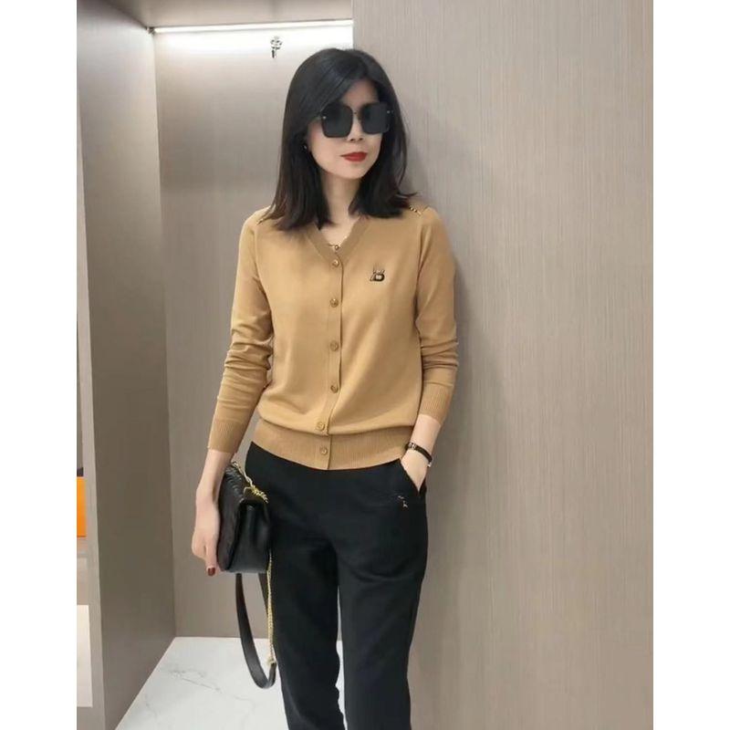 

Spring New British Style European Station Fancy Elegant V Neck Loose Soft Tencel Knitwear Pullover Female Fashion CAMEL XL(Below 64.00kg)