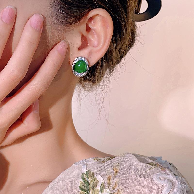 Copper Bottom Gold-Plated Ice Seed Fluorescence Simulation Blue Pointed Crystal Green Chalcedony Stud Earrings 10 * 12
