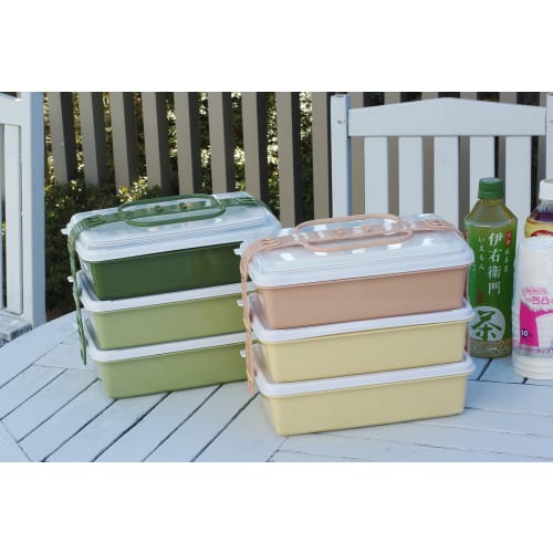 Sanko Plastic Bento Box/Picnic Case with 3 Side Plates, Earth Beige, 116789, Approx. 26.5cm W x 15.5cm D x 22cm H
