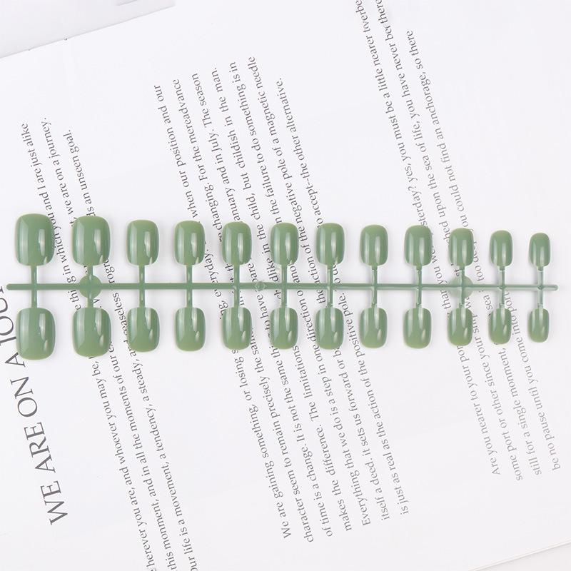 Kurzer runder Kopf Kleine Kinder Falsche Nägel Niedlicher und kleiner Nailart-Patch Ohne Versiegelungsstreifen Nagelstück Falscher Nagel Fertigprodukt