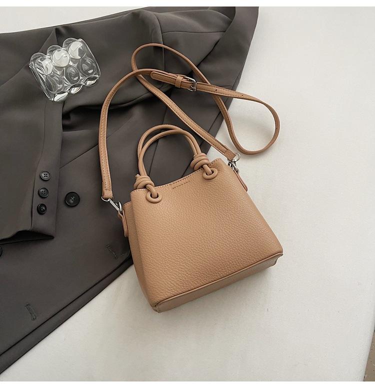 

2025 Summer Premium Texture Delicate Simple Small Square Bag Portable Commuter Versatile Ladies Shoulder Bucket Crossbody Bag