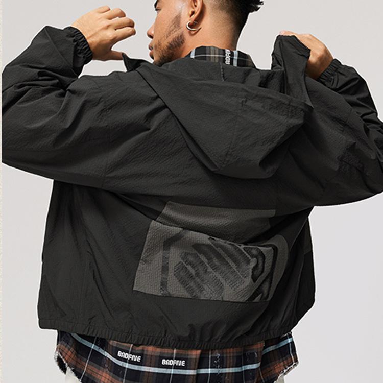 Li Ning Badfive Seria Koszykarska Wiatrówka z Kapturem Męska Odzież Wierzchnia Czarna AFDU211-1