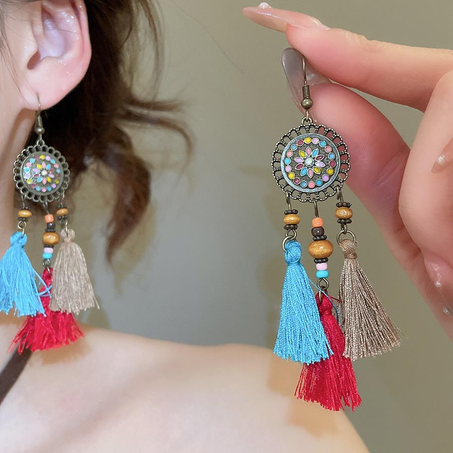 Boho náušnice s třásněmi z peří: Unikátní tkané dlouhé visací doplňky pro ženy