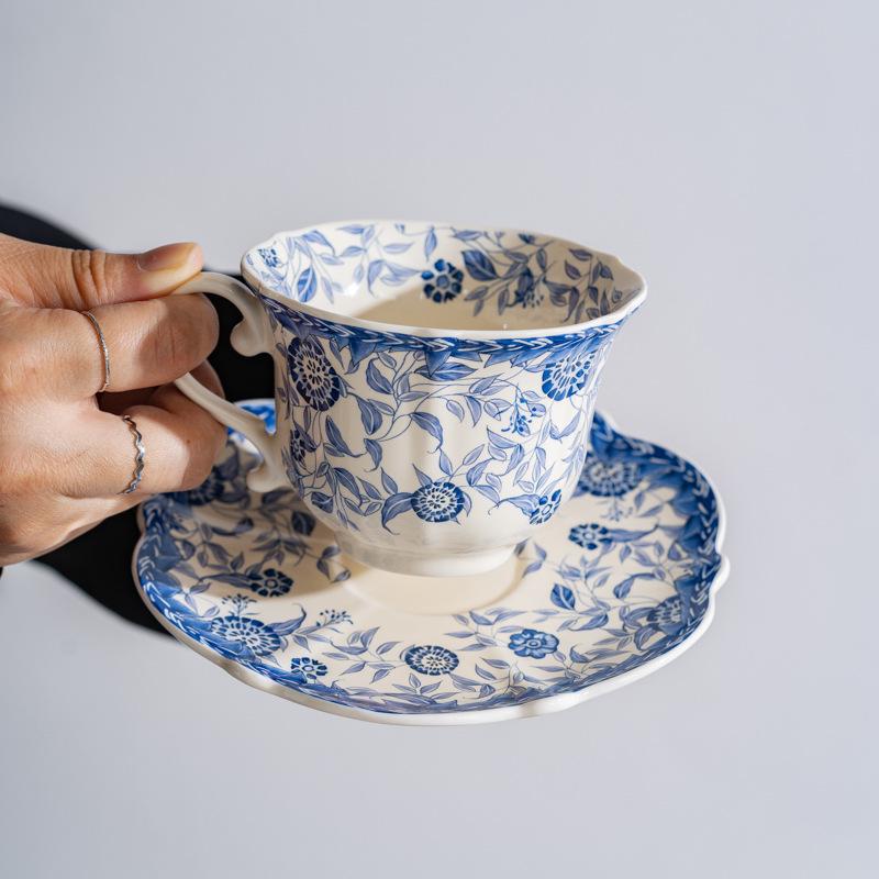 Squisito Set di Tazza da Caffè e Sottotazza in Ceramica Blu e Bianca Retrò