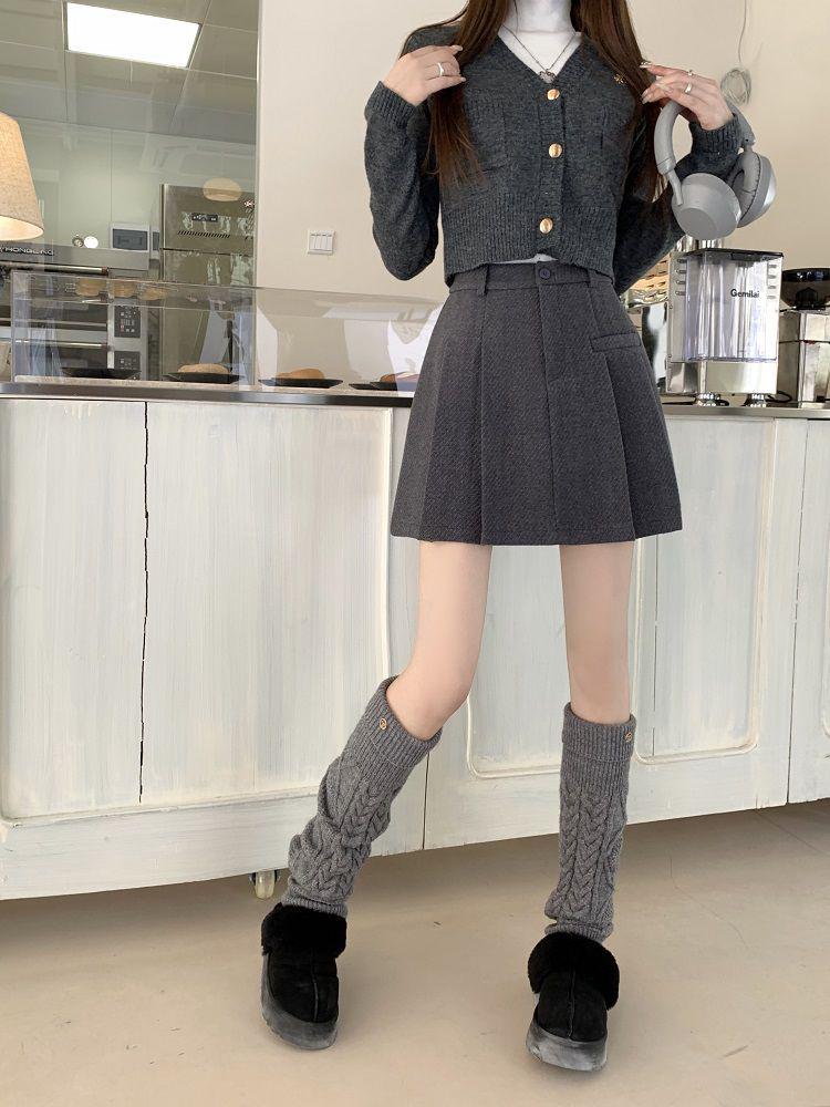 Women's Woolen Pleated High-Waisted Wide-Leg A-Line Shorts for Autumn/Winter 2026