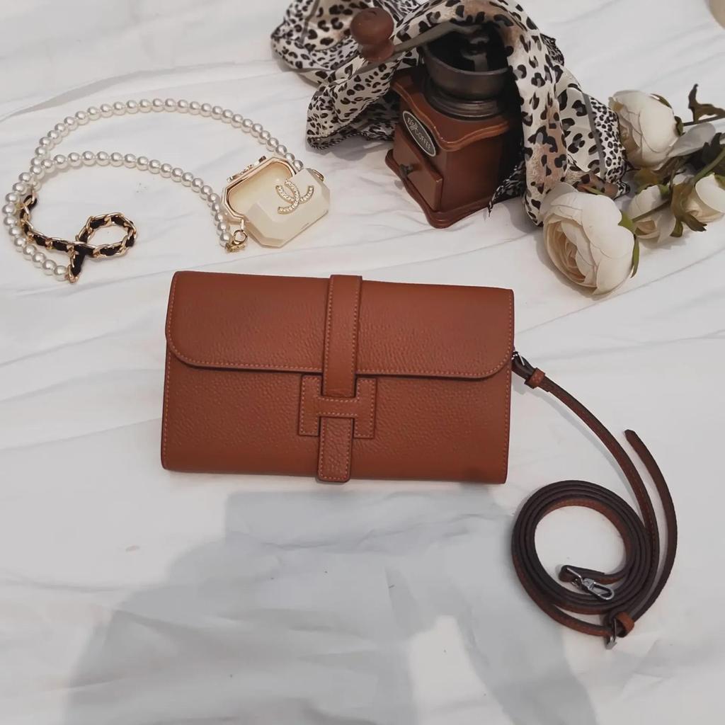 2025 Large Capacity Women's Wallet: Top Layer Cowhide, Long Handbag with Litchi Pattern