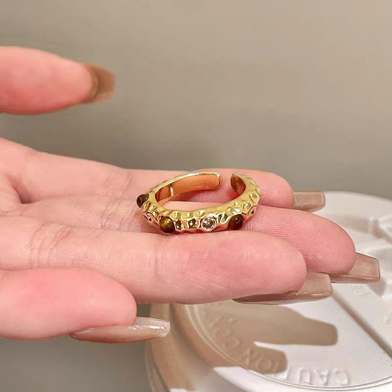 Maillard Serpentine Tiger'S Eye Alloy Ring, Women'S Unique Design Sense, Retro High Sense, Light Luxury, Live Index Finger Ring