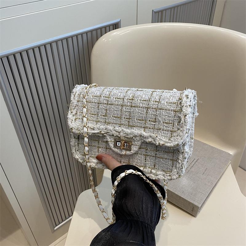 Niche design chain Small square bag Autumn new bag Women's fashion commuter retro simple shoulder messenger bag