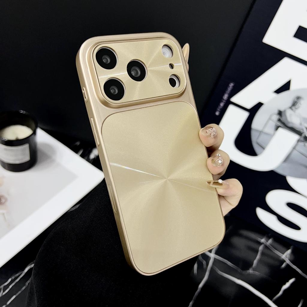 The new iPhone17promax colorful CD pattern mobile phone case is suitable for Apple's 16-second enlarged window hard case