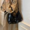 Нишевая ретро мода сумка под мышкой женская 2025 осень новая большая вместимость сумка-мессенджер тоут сумка через плечо для通勤
