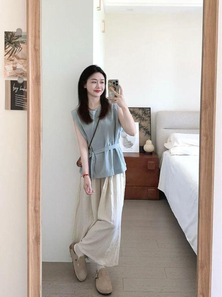 Chic 2026 Summer Two-Piece Set: Sleeveless Waist-Cinching Top & Wide-Leg Pants for Women