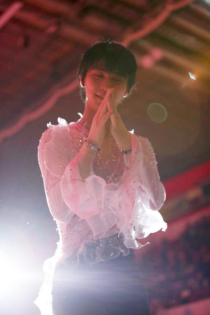 KISS&CRY Special Edition Yuzuru Hanyu POSTCARD BOOK Moonlight-EXHIBITION- (TOKYO NEWS MOOK)
