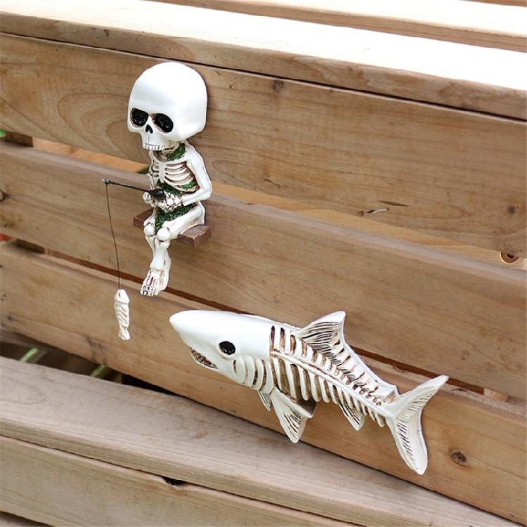 2Piece Skeleton Angler Shark Statue Set Resins Wall Decors For Halloween Parties Aquariums Enthusiasts Or Horror Collectors