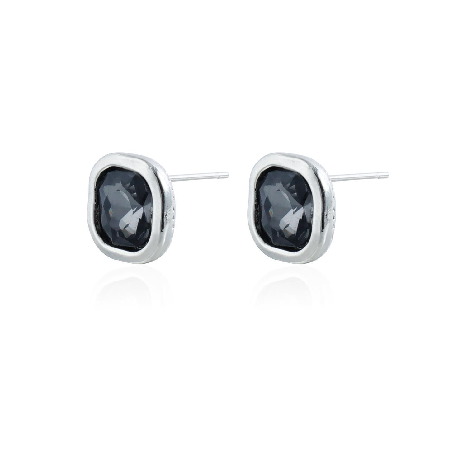 

European and American jewelry geometric black diamond gem necklace earrings three-piece ins light luxury dinner dress accessories