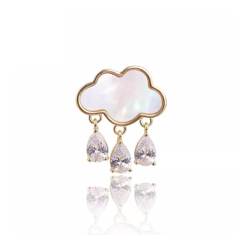 

Маленькая брошь «Сянъюнь», Высококлассная женская брошь с нишевым дизайнерским чувством, Застежка против оголения, Элегантная корсажная брошь для костюма