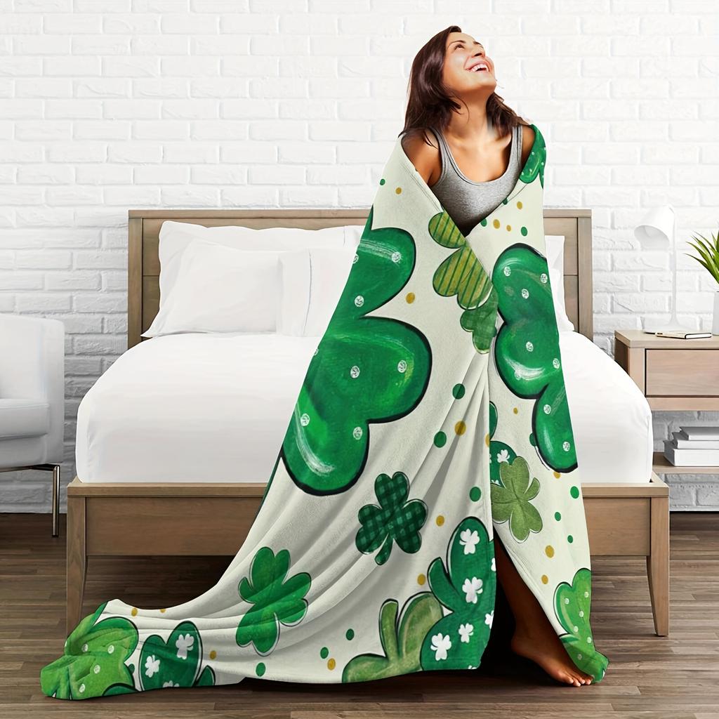 Trifolium pattern blanket - suitable for St. Patrick's Day, living room, bed, camping. Suitable for all seasons