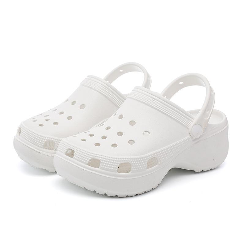 Naiste platvormiga Coros kingad, moekad uued suvised vabaõhusandaalid, pealepandavad