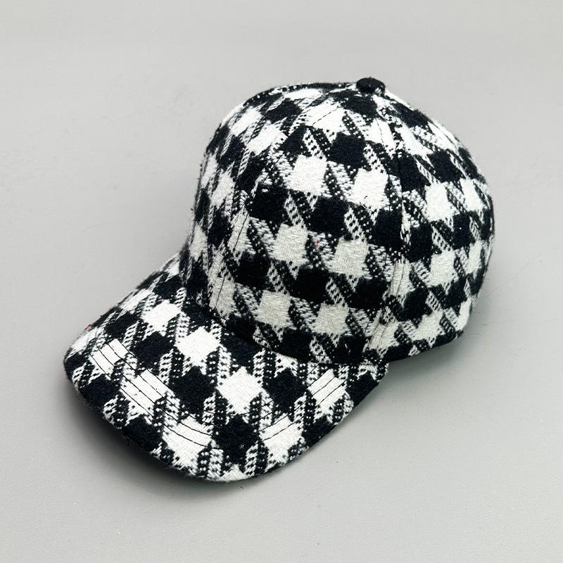 Printed Plaid Flower Embroidery Cap Autumn And Winter Men And Women Retro Versatile Fashion Warm Travel
