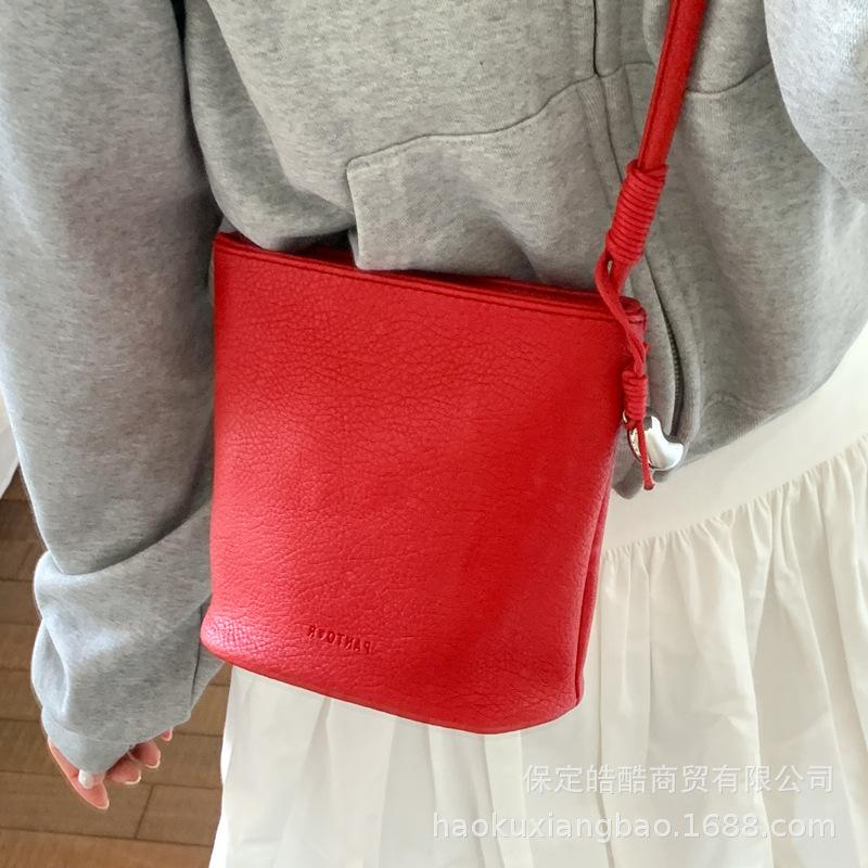 Fashion Casual Bucket Bag Women's Korean Version Ins Trendy Fashion Shoulder Bag 2025 Spring New High-end Women's Bag