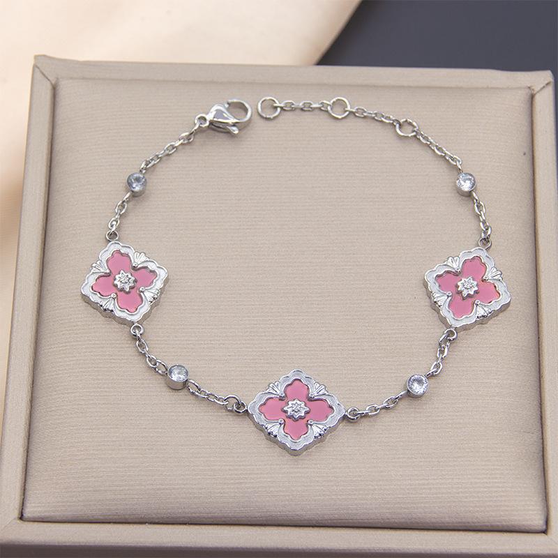 Four Leaf Clover Bracelet Women Vintage Natural White Mother-Of-Pearl Triple Flower Titanium Bracelet