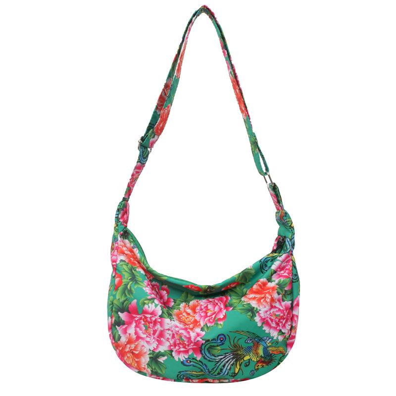 Large Capacity Northeast Flower National Style Bag for Women's New Autumn and Winter Niche Shoulder Bag Fashionable Commuter Crossbody Bag