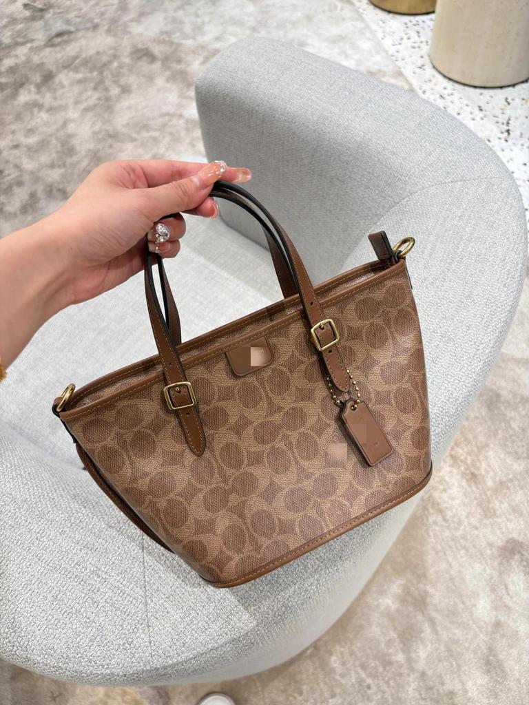 Koujia Taxi21 Retro Handtasche: Vielseitige Damenhandtasche mit einfachem Schultergurt, Umhängegurt und als Einkaufstasche.