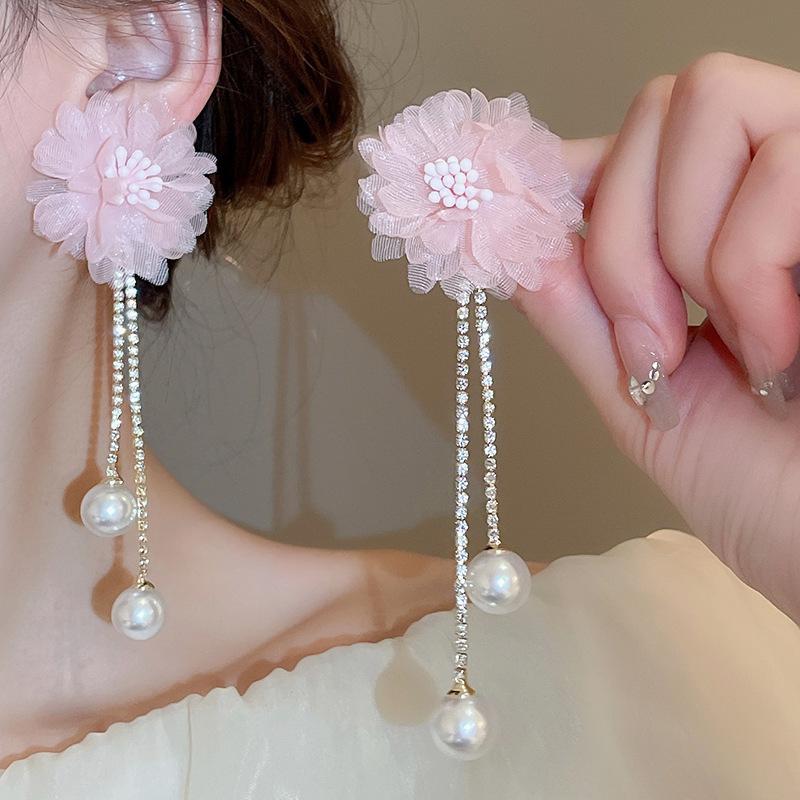 Women Shiny Rhinestone Pearl Geometric Earrings Light Luxury Elegant Temperament French Retro Palace Style Ear Jewelry For Women