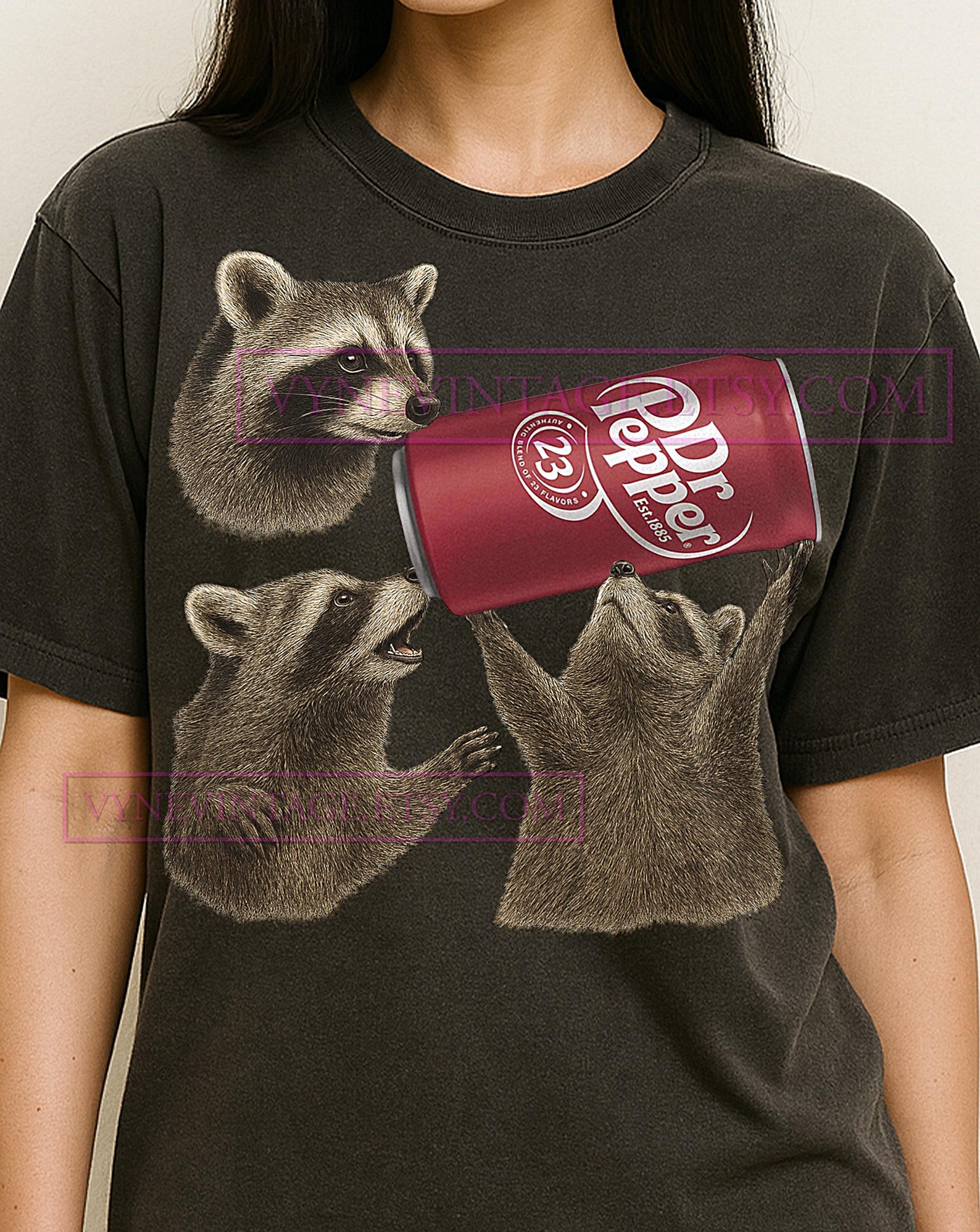 Raccoon Holding Dr Pepper T-Shirt, Funny Raccoon Meme Tee, Dr Pepper Shirt, Vintage Humor T-Shirt, Quirky Raccoon Tee M