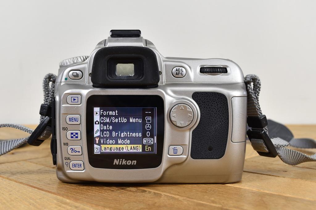 Nikon D50 6.1 MP Digital SLR Camera Body Only Silver Tested