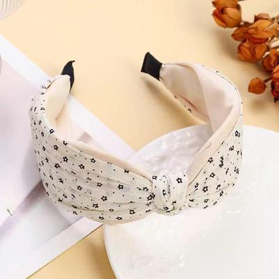Stylish Wide-Brimmed Black & White Polka Dot Floral Headband Clip for Face Washing