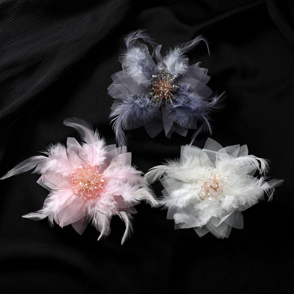 

Елегантні кришталеві брошки з пір ям та сіткою квіткою для вечірньої вечірки білий