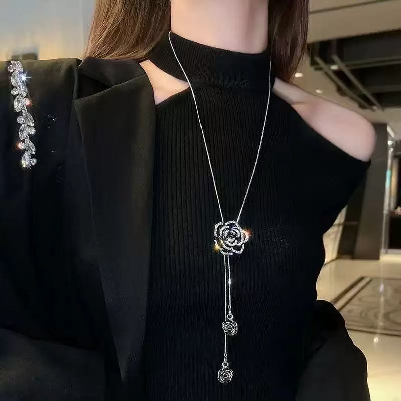 Fashion Design Double Layer Stacked Wear Passepartout Necklace Femininity Light Luxury Advanced Sense Gypsy Small Waist Hair
