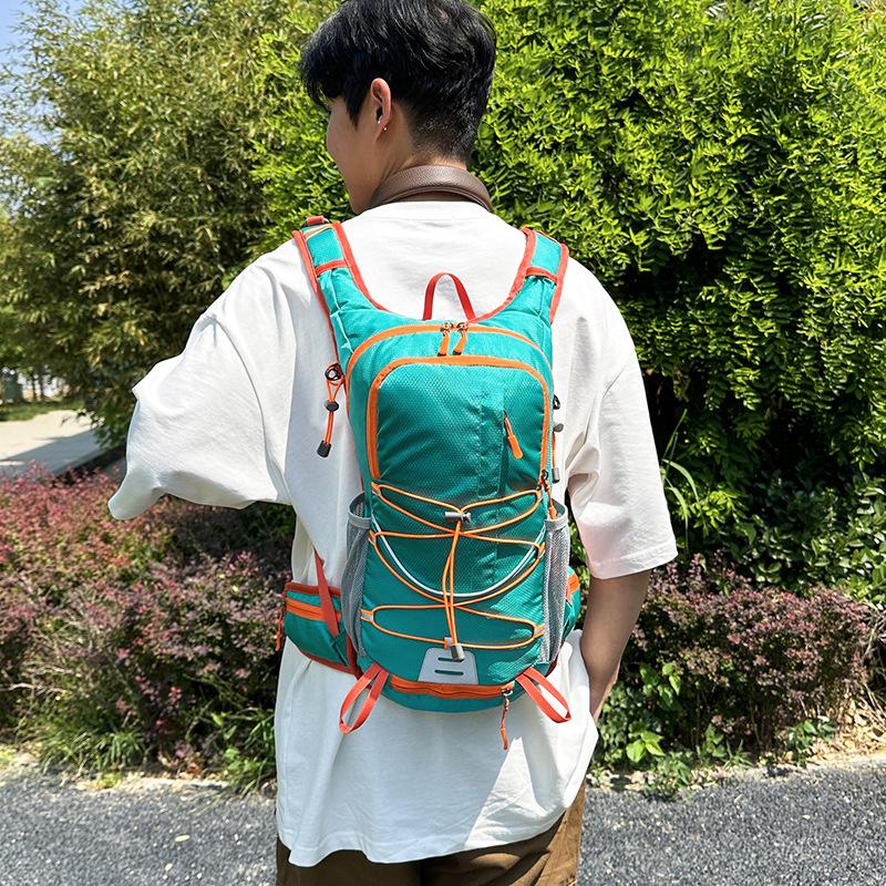 

Water-Resistant Off-Road Cycling & Hiking Backpack with Large Capacity 20-35L темно-синий